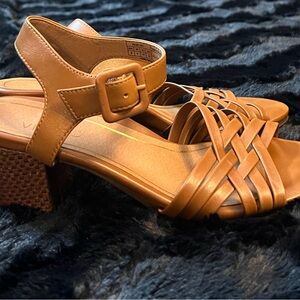 Vionic Tan Pump Sandals with Woven Straps and Adjustable Ankle Strap